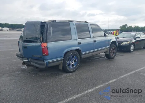 1996 Chevrolet Tahoe K1500 из США, поврежденный, VIN 1GNEK13RXTJ303244